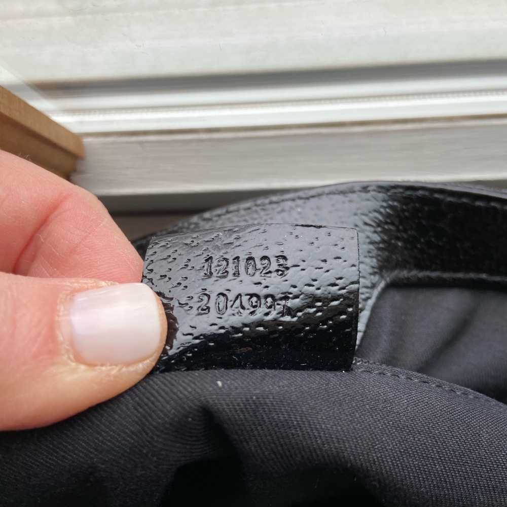 Gucci GG Shoulder Bag - Picture 4 of 15